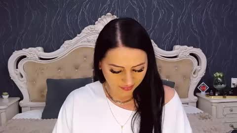 Laura online show from 04.20.26