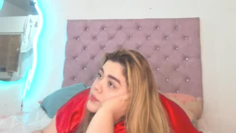 laurenlaine online show from 10.15.25