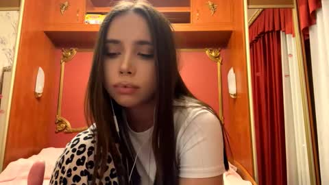 Laura online show from 01.12.26