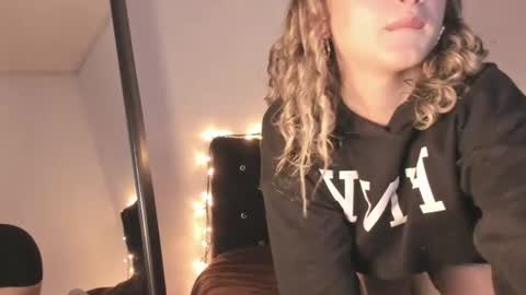 laurenn_111 online show from 06.14.26