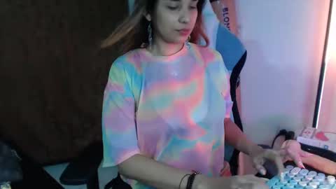 Snapshot of laurenphillipsx chatting on 12.19.24 Lauren online show from 12.19.24