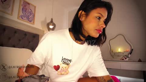 Lauren Saenz online show from 09.27.25