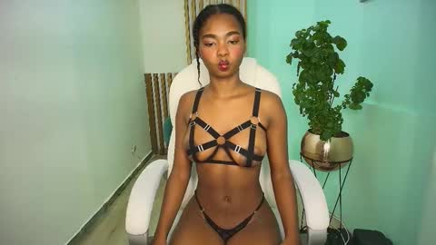 Lauren  online show from 02.21.25