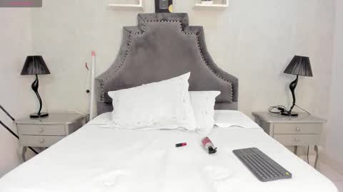 Lauren  online show from 11.16.25