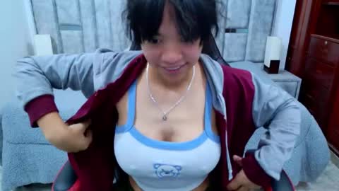 Snapshot of laurent1_ chatting on 02.21.26 laurent online show from 02.21.26