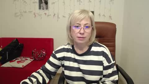 Snapshot of laurenwishy chatting on 01.19.26 Lauren online show from 01.19.26