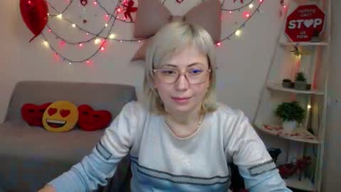 Snapshot of laurenwishy chatting on 02.10.26 Lauren online show from 02.10.26