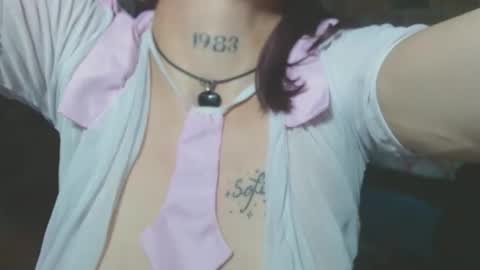 Snapshot of laurethm chatting on 01.05.25 laurethm online show from 01.05.25