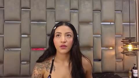 Snapshot of lauri_thx chatting on 12.17.25 lauri_thx online show from 12.17.25