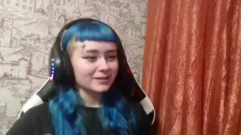 Snapshot of laurieazzarito chatting on 07.24.26 Mila online show from 07.24.26