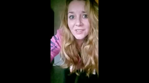 Snapshot of lauriehotxxx chatting on 12.14.25 lauriehotxxx online show from 12.14.25