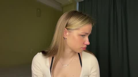 Bella online show from 04.10.26