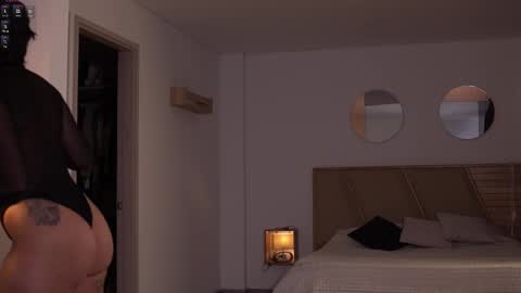 laurita_4 online show from 12.23.25