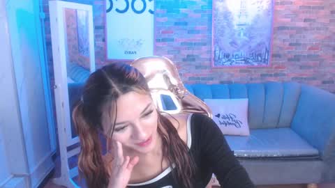 Snapshot of laurita_b chatting on 12.30.24 Laurita online show from 12.30.24