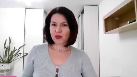 Snapshot of lavender_victoria chatting on 11.12.25 Diana online show from 11.12.25