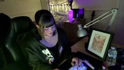 Lavenderrzz online show from 11.24.25