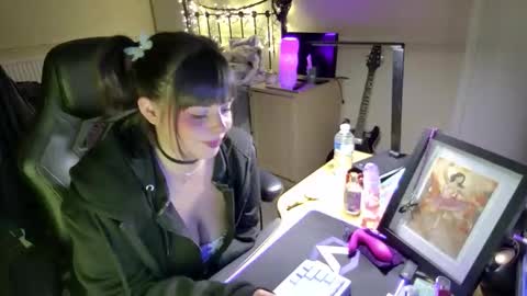 Snapshot of lavenderrzz19 chatting on 01.16.26 Lavenderrzz online show from 01.16.26