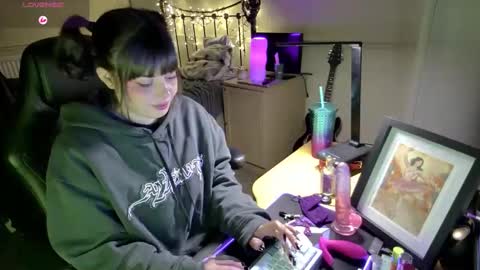 Snapshot of lavenderrzz19 chatting on 01.18.26 Lavenderrzz online show from 01.18.26