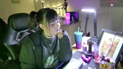 Snapshot of lavenderrzz19 chatting on 02.02.26 Lavenderrzz online show from 02.02.26