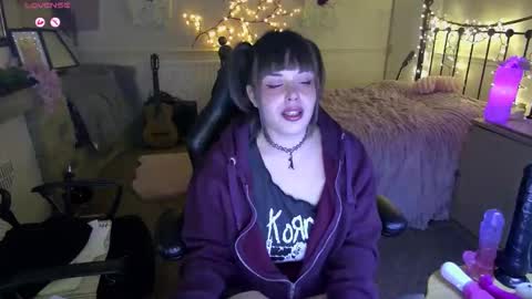 Snapshot of lavenderrzz19 chatting on 03.01.26 Lavenderrzz online show from 03.01.26