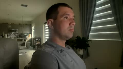 Snapshot of law_cambio chatting on 12.12.24 law_cambio online show from 12.12.24