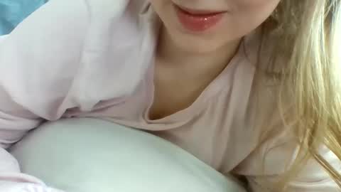 layannalea online show from 02.27.25