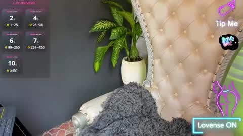 Layla online show from 11.08.25