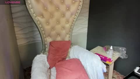 Layla online show from 03.05.26