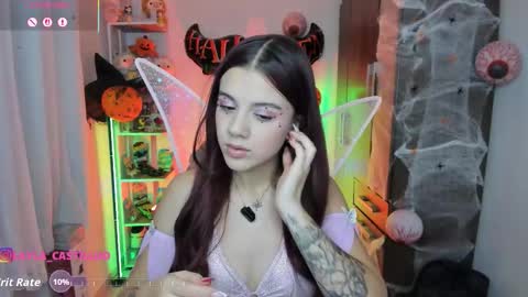 Layla online show from 10.31.25