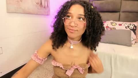 layla_clarke online show from 09.19.25
