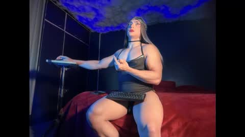 Snapshot of layla_dominac chatting on 03.16.26 Layla help me with your thumbs up its important online show from 03.16.26