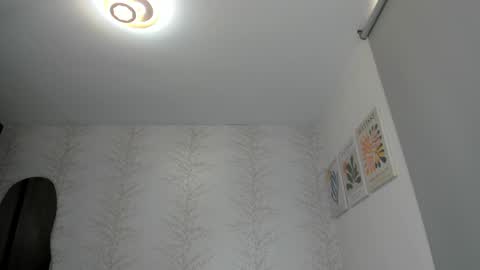 Layla Vanegas online show from 01.25.25