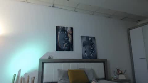 laylacruz online show from 01.14.25