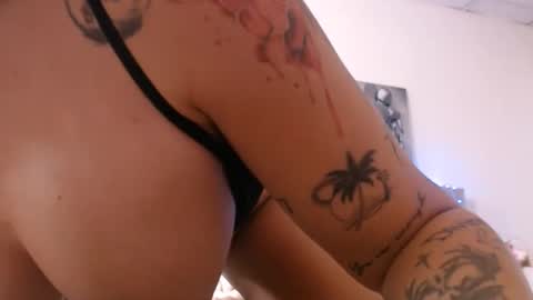 laylacruz online show from 09.10.25