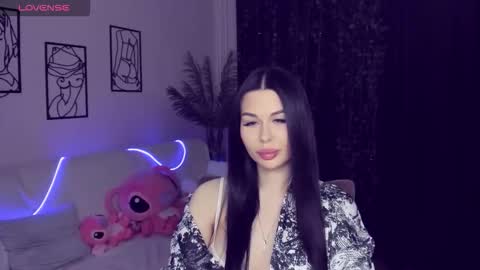 laylagreat online show from 11.28.25