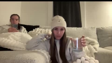 laylahlaylah1 online show from 12.02.25