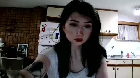 Snapshot of laylakills chatting on 11.17.25 Layla Kills online show from 11.17.25