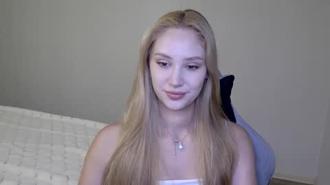 LaylaPretty001 online show from 12.15.25