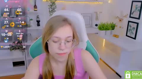 layriantavee online show from 02.10.25