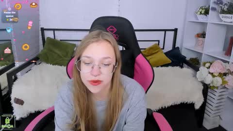 layriantavee online show from 09.17.25