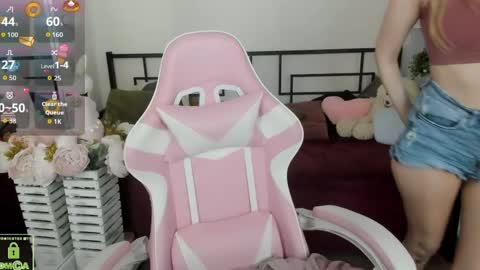 layriantavee online show from 04.17.26