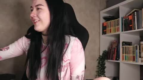 Lisa online show from 10.18.25