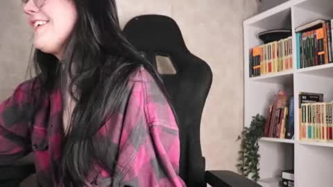 Snapshot of lazynut chatting on 12.04.25 Lisa online show from 12.04.25