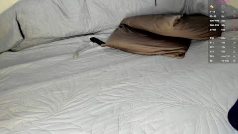 Snapshot of le__ah chatting on 02.06.25 Lea online show from 02.06.25