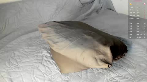 Snapshot of le__ah chatting on 02.13.25 Lea online show from 02.13.25