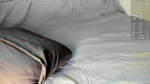 Snapshot of le__ah chatting on 02.18.25 Lea online show from 02.18.25