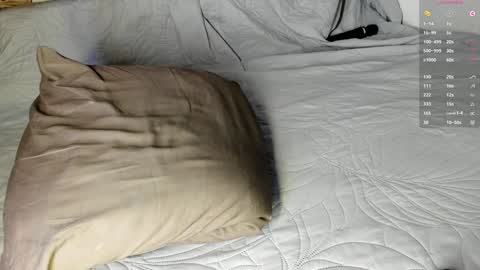 Snapshot of le__ah chatting on 02.26.25 Lea online show from 02.26.25