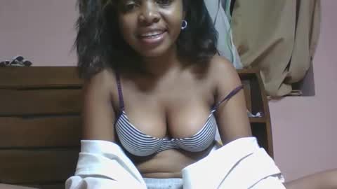 lea96546 online show from 04.14.26