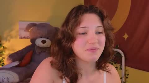 Snapshot of lea_belle_ chatting on 03.06.25 Lea online show from 03.06.25
