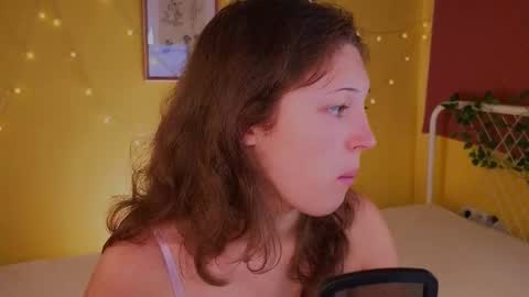 Snapshot of lea_belle_ chatting on 09.14.25 Lea online show from 09.14.25